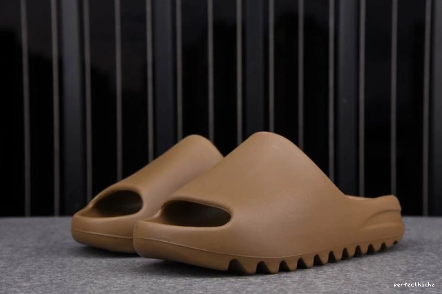 G55492 Adidas Slide Yeezy Core 0813